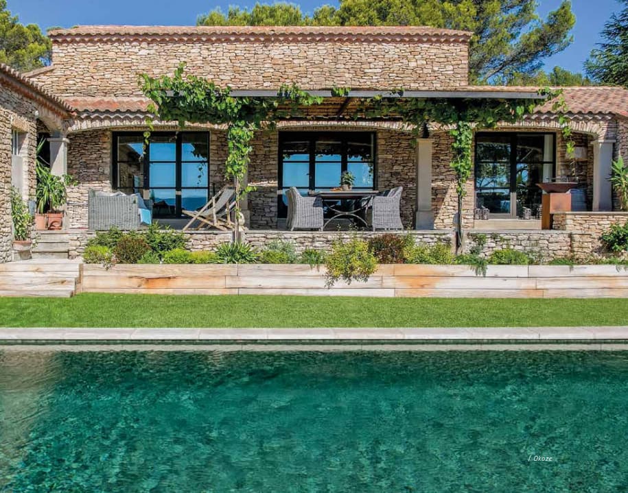 los 6 colores tendencia de 2025 para piscinas